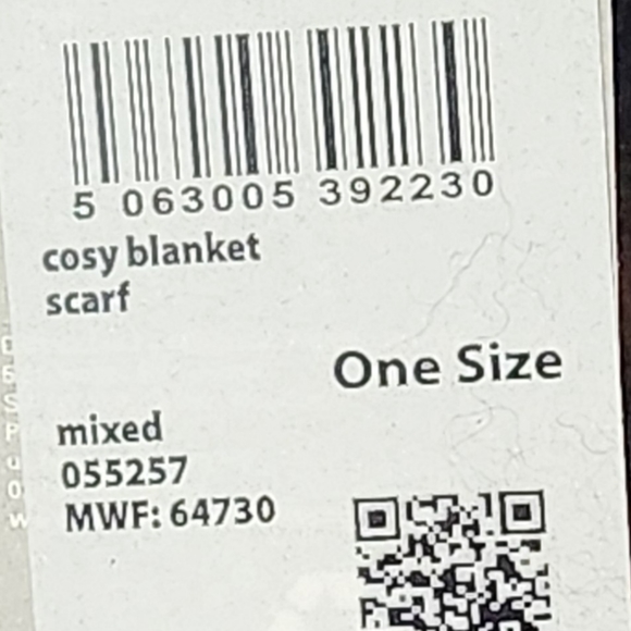 Brand new cosy blanket scarf - Picture 4 of 8